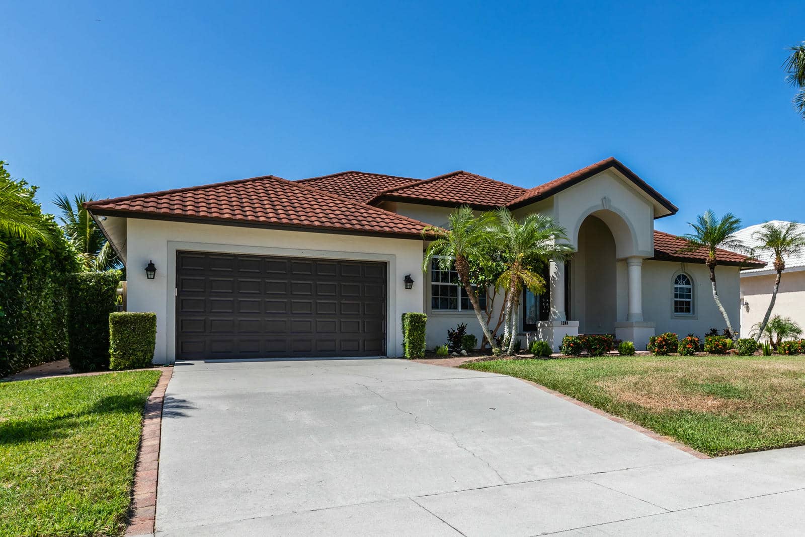 5 Best Solutions for Noisy Garage Doors