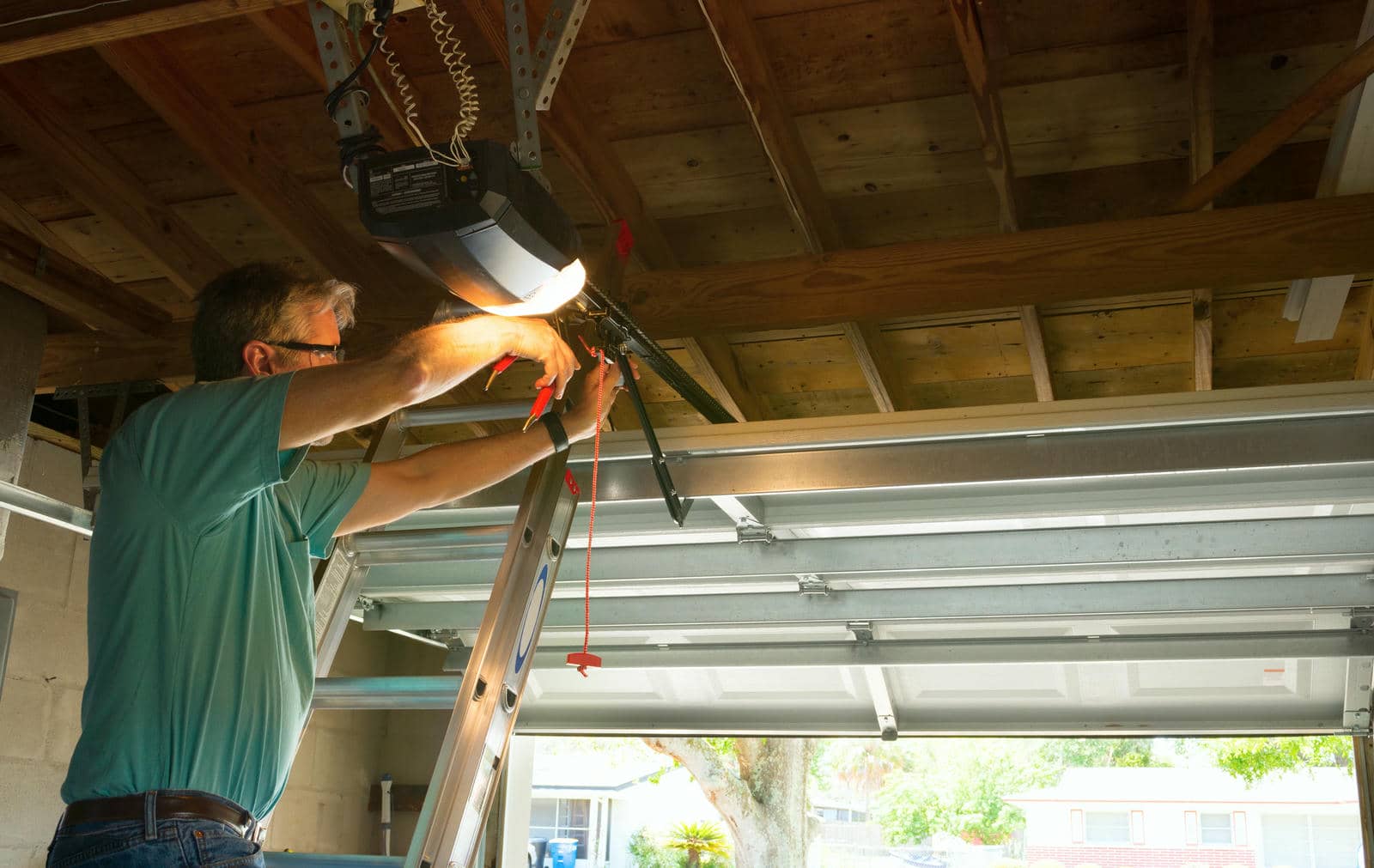 7 Signs It's Time for Garage Door Replacement