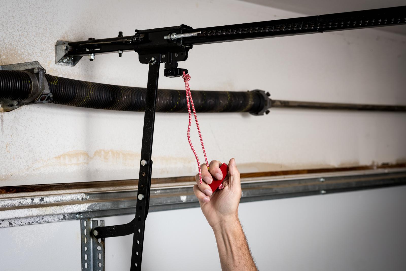 Why Choose Local Garage Door Repair Specialists?