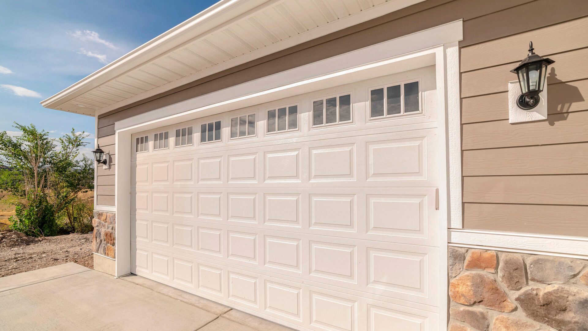 Top 3 Maintenance Solutions for Garage Door Openers