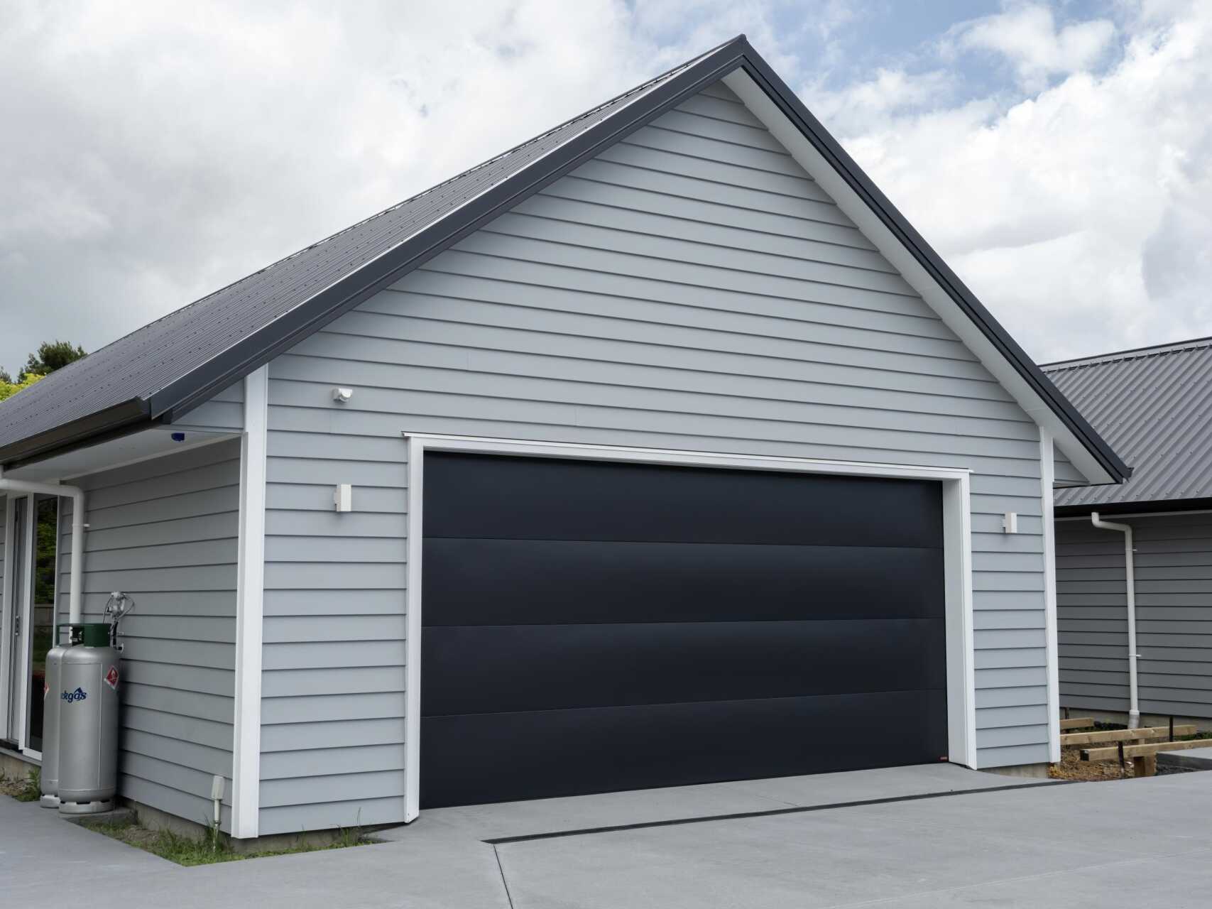 Ultimate Guide to Residential Overhead Door Installation