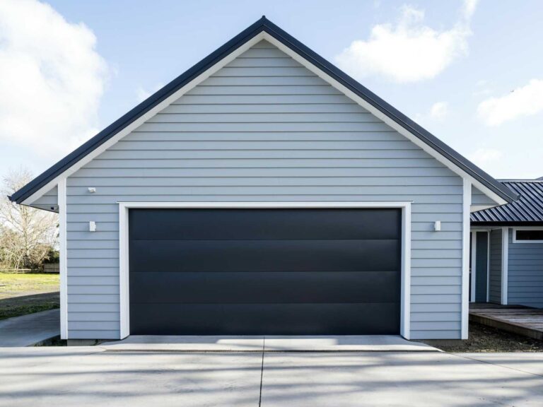 5 Expert Tips for Installing Residential Garage Doors