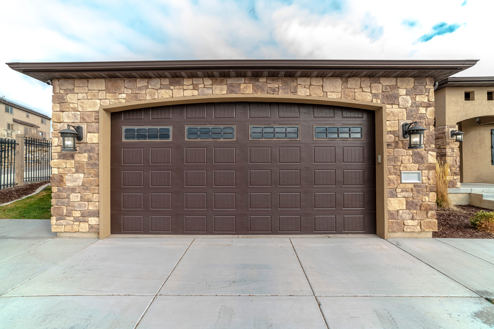 What Options for Emergency Garage Door Opener Repair