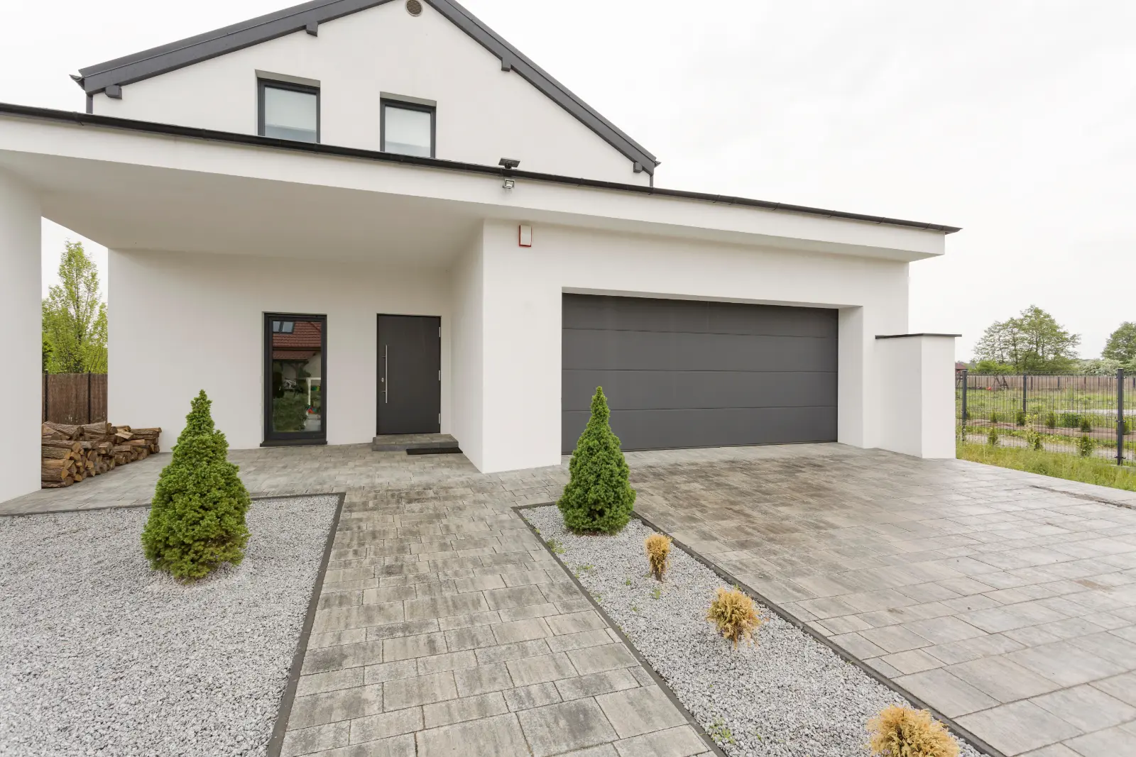 Features in Garage Door. Main entrance to the house