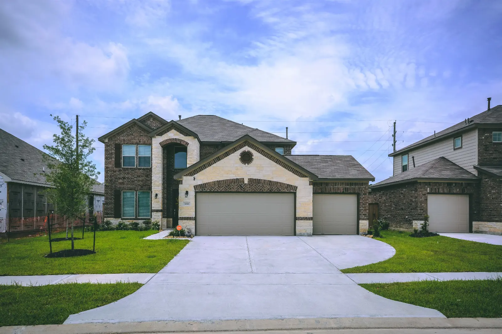 Best Garage Door Sales . New Construction Homes with garage