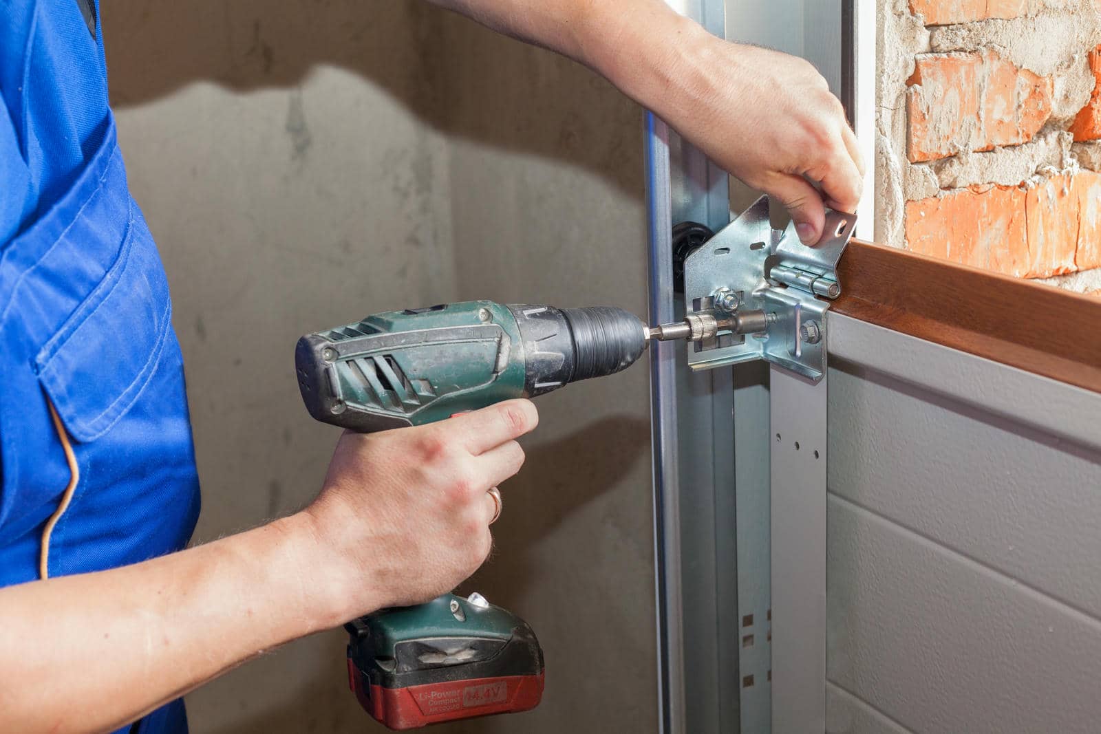 Top Expert Tips for Garage Door Troubleshooting